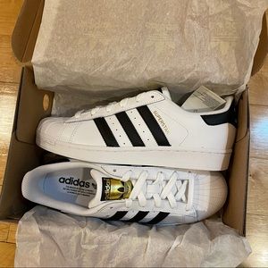 Adidas superstar sneakers 7.5